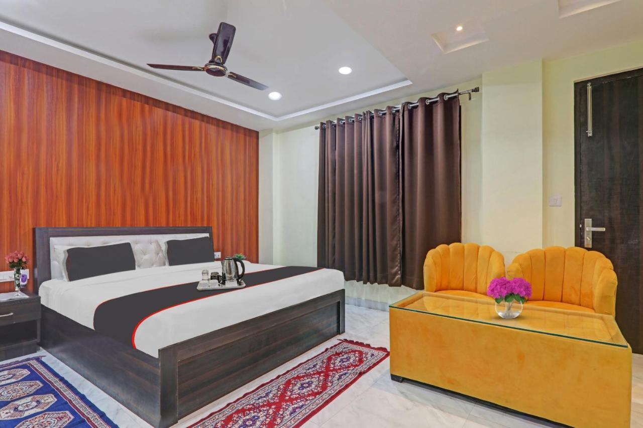 Collection O Srg Hotel Chinhat Exterior photo